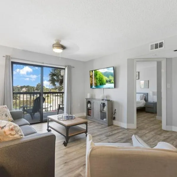 Oceanside complex M33 1 Bed 1 Bath Heated Pool，位于圣奥古斯丁的酒店