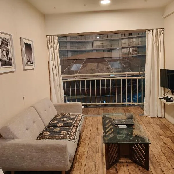 Rajhansh Belliza Nest - A Luxury 2BHK Apartment，位于苏拉特的酒店