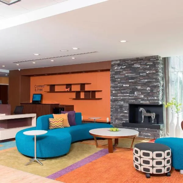 杰克逊克林顿费尔菲尔德客栈酒店，位于克林顿的酒店