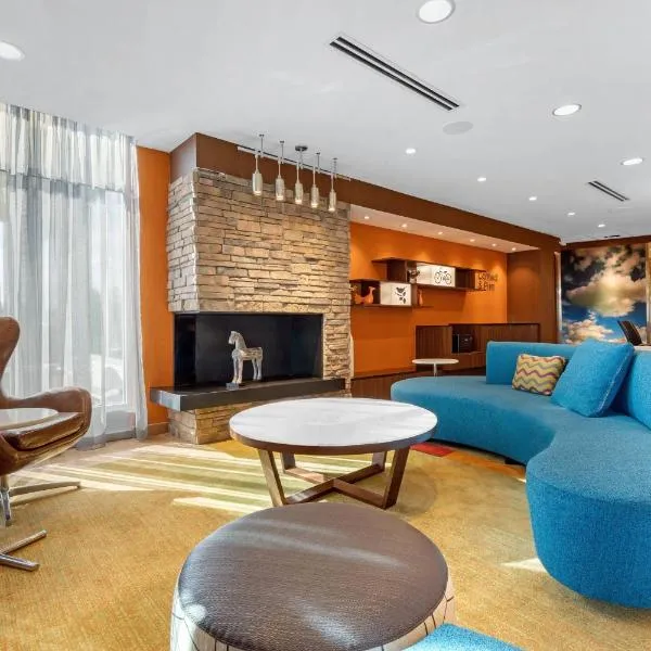 Fairfield Inn & Suites by Marriott Mebane，位于梅宾的酒店