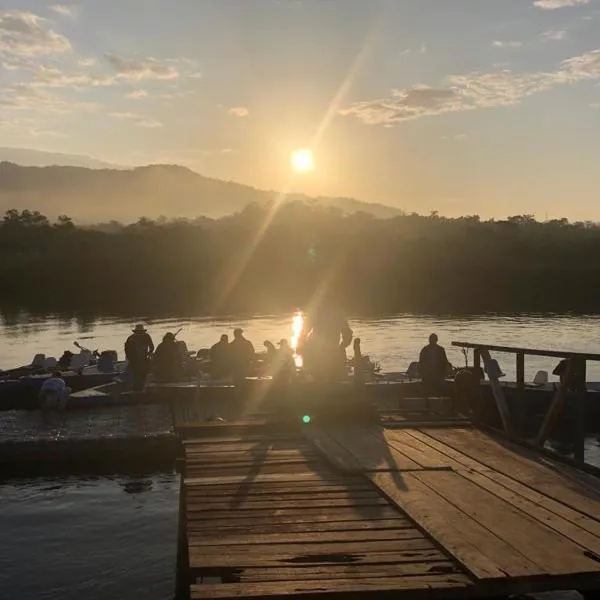 Pousada do Nereu，位于加鲁瓦的酒店