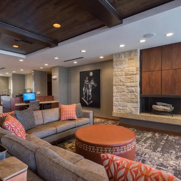Fairfield Inn & Suites by Marriott Lubbock Southwest，位于拉伯克的酒店
