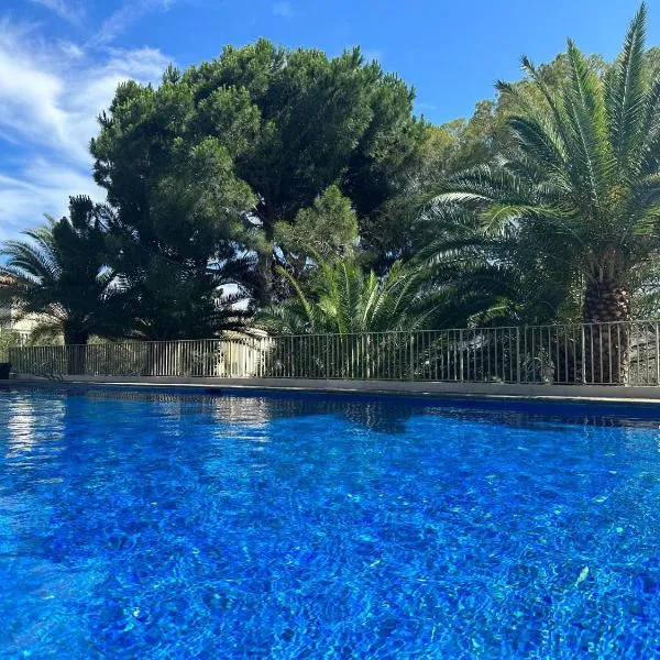 Luxury & Privacy - Entire Floor - Pool, Parking, AC - Plage des Sports, Palais Des Festivals 5'，位于戛纳的酒店