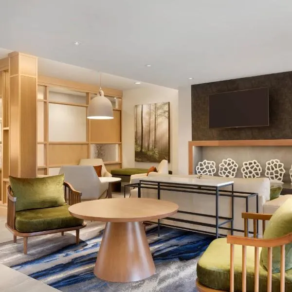 Fairfield Inn & Suites by Marriott Boulder Longmont，位于朗蒙特的酒店