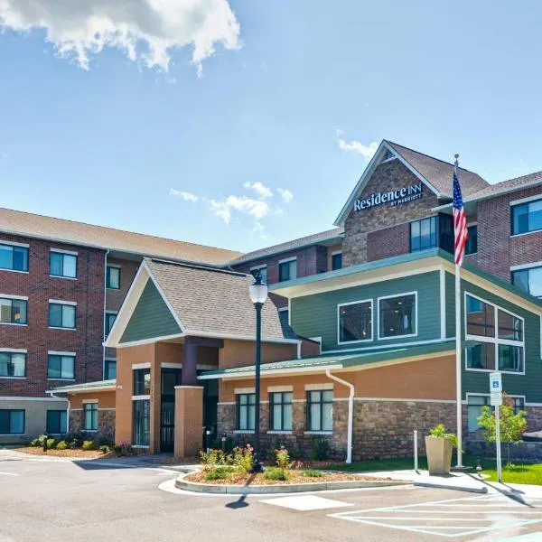 Residence Inn by Marriott Cleveland Airport/Middleburg Heights，位于米德尔堡海茨的酒店