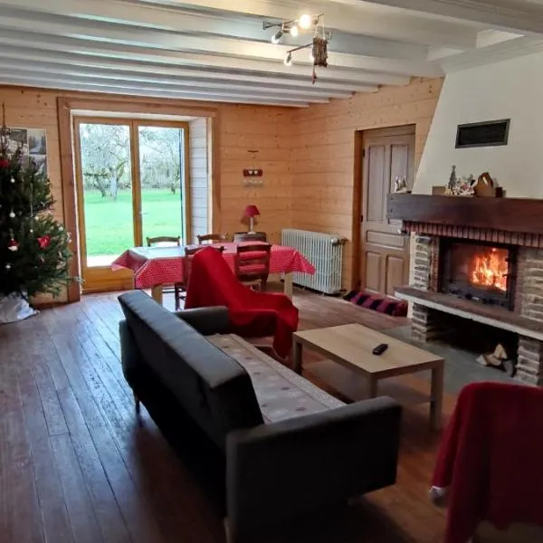 Grimont gîte au calme grand terrain circuit cascades du Hérisson，位于Saugeot的酒店