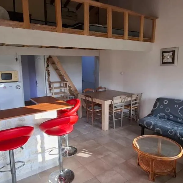 Appart Cosy à la Campagne，位于Labarthète的酒店