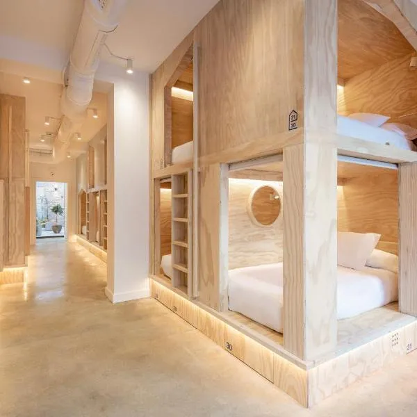 Colo Colo Hostel Valencia，位于瓦伦西亚的酒店