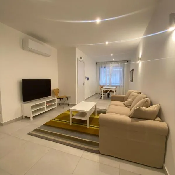 Swieqi Malaika New Apt 8，位于Is-Swieqi的酒店