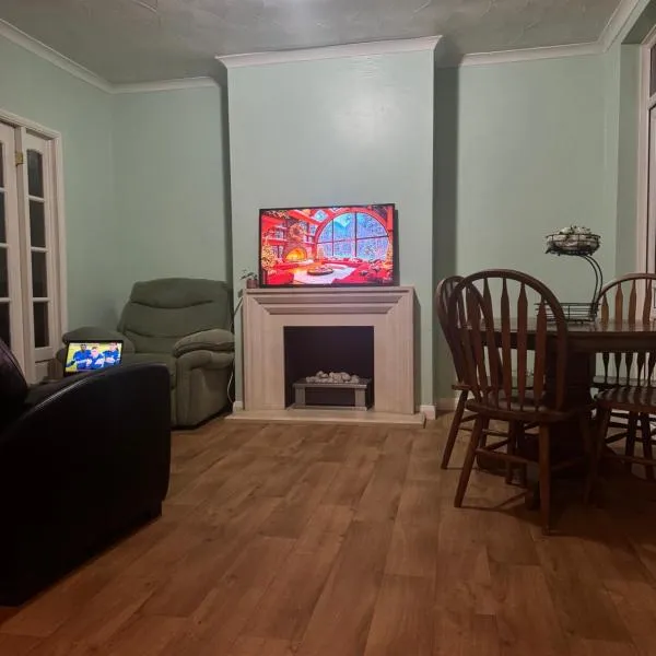 JXB HOMES - Lovely and spacious rooms，位于Kent的酒店