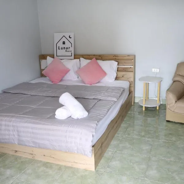 Lunar house - 2 min to Hatyai village，位于宋卡的酒店