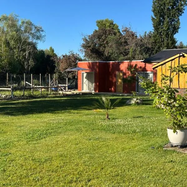 Cabañas Rivera Del Ancoa，位于利纳雷斯的酒店