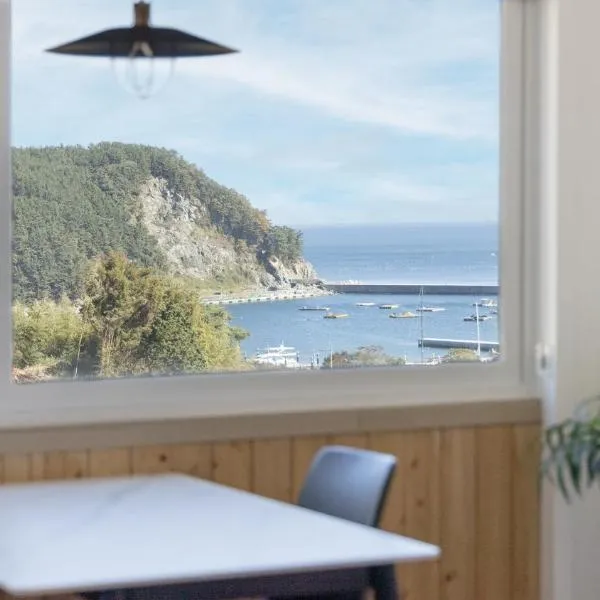 Namhae JJhouse Pension，位于南海郡的酒店