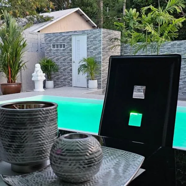 Prestige Pool Villa by Karon Homes，位于卡伦海滩的酒店