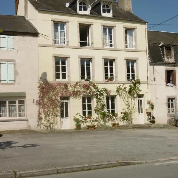 Sylvia's house - upstairs flat，位于Jarnages的酒店