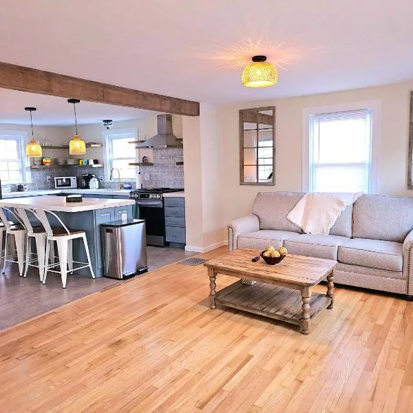Cozy Coastal Cottage，位于新伦敦的酒店