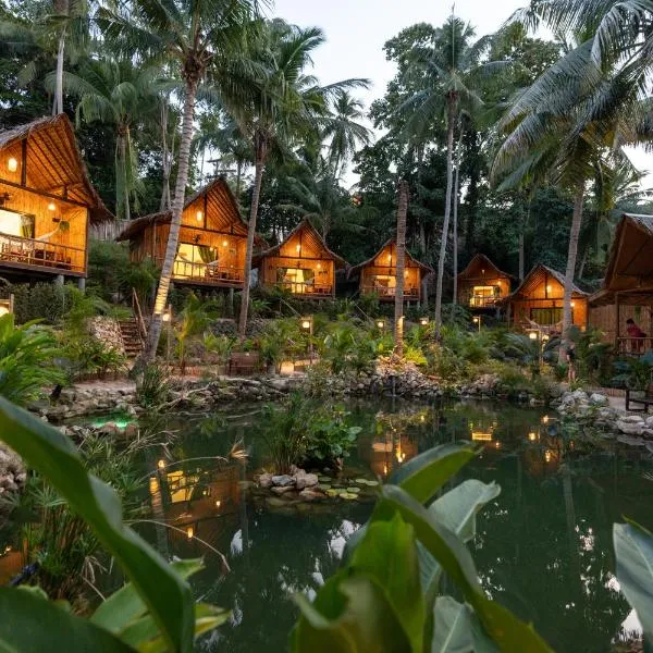 Coconut Bay Eco Resort，位于帕干岛的酒店