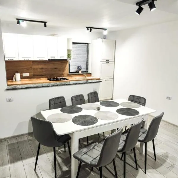 RIA Duplex Ariniș，位于古拉哈莫卢洛伊的酒店