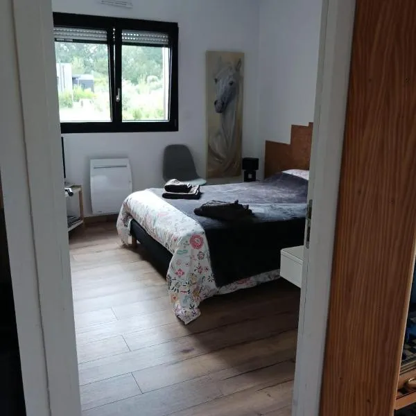 chambre d'hôte proche mer，位于Yvias的酒店