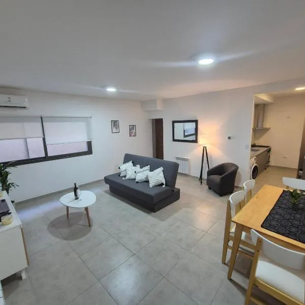 Departamento entero Nuevo en Mendoza，位于戈多伊克鲁斯的酒店