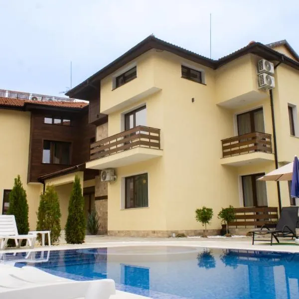 Семеен хотел БОНЖУР，位于帕纳久里什泰的酒店