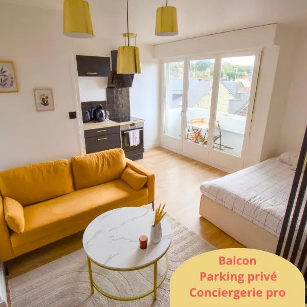 La Duché - Appartement neuf central, calme, vue sur les toits de Cherbourg et Parking, intendance Luxury Host，位于瑟堡的酒店