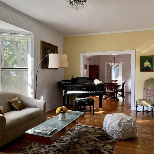 Historic Oak Park Home，位于Samuel A Rothermel Houses的酒店