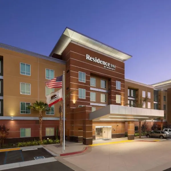 Residence Inn by Marriott Ontario Rancho Cucamonga，位于库卡蒙格牧场的酒店