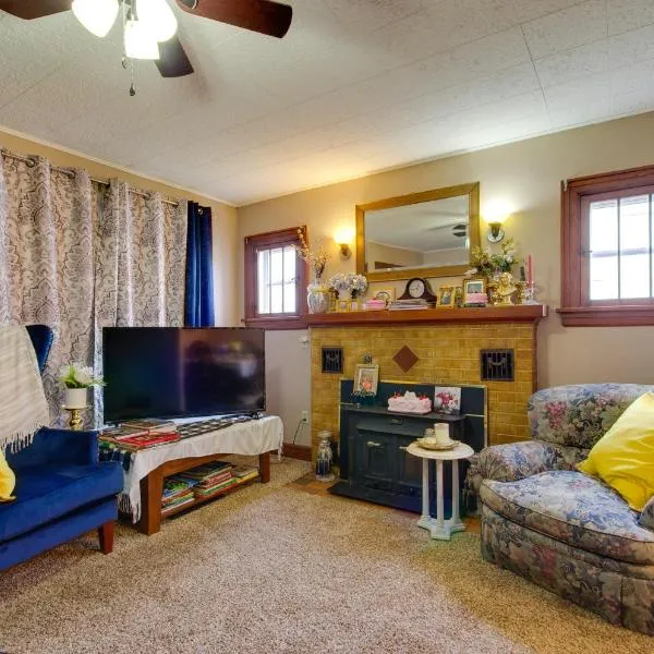 Walk to Civic Center! Lovely Lebanon Home，位于莱巴嫩的酒店