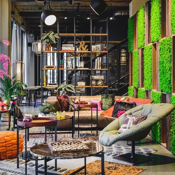 Moxy Poznań Airport，位于波兹南的酒店