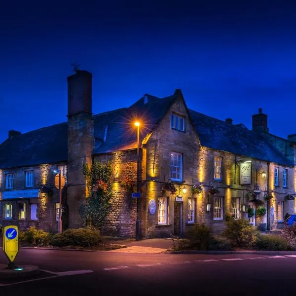 The White Hart Royal, Moreton-in-Marsh, Cotswolds，位于Bourton on the Hill的酒店