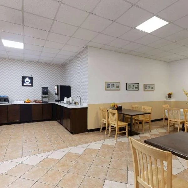 Baymont by Wyndham Edson，位于埃德森的酒店