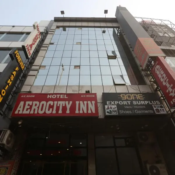 Hotel Delhi Aerocity Inn，位于新德里的酒店