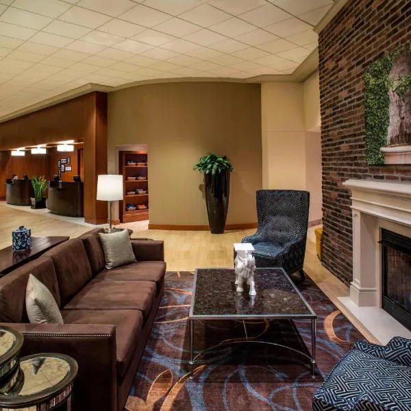 The Plaza Hotel Columbus at Capitol Square，位于哥伦布的酒店