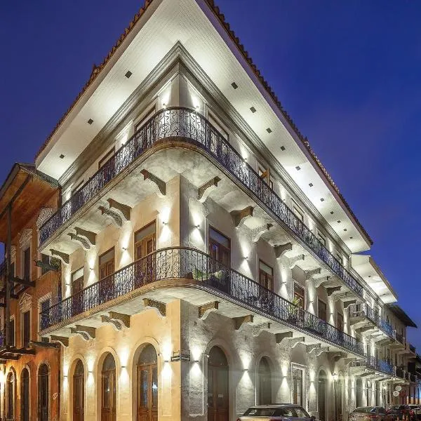 Villas La Fontana Amplia ApartaSuite- piscina 102，位于巴拿马城的酒店