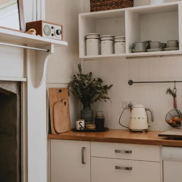 Thagg Haus - Charming Miners Cottage in Wonthaggi，位于North Wonthaggi的酒店