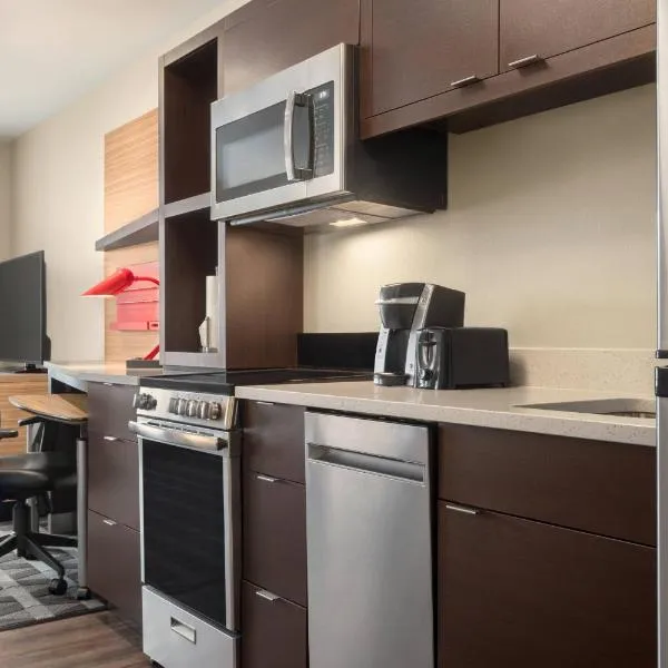 TownePlace Suites by Marriott Janesville，位于简斯维尔的酒店