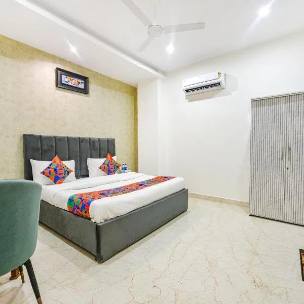 FabHotel Kavya Inn，位于法里达巴德的酒店
