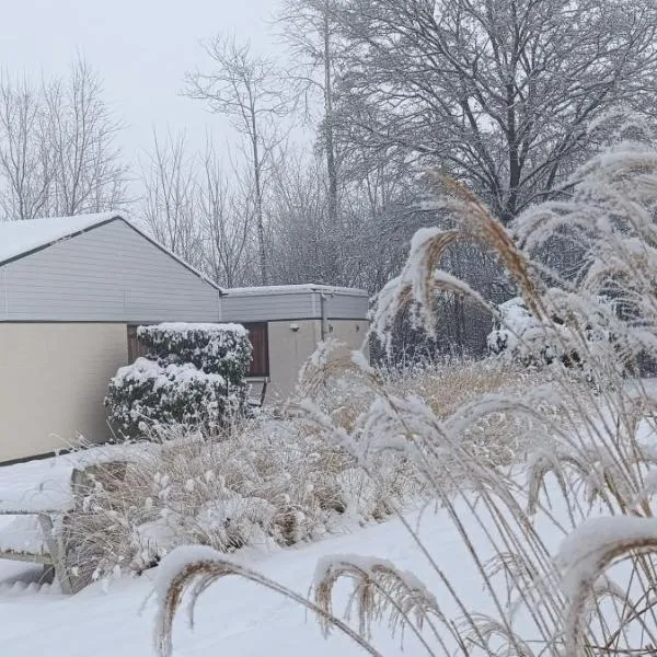 Vakantiebungalow in het Limburgse Heuvelland，位于费伦的酒店