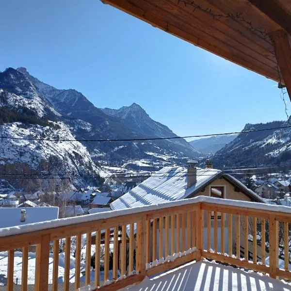 La Terrasse des Ecrins，位于Saint-Martin-de-Queyrières的酒店