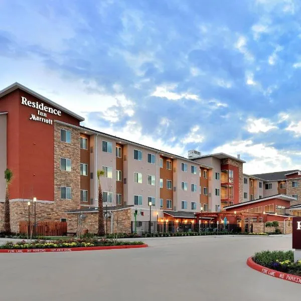 Residence Inn by Marriott Houston Tomball，位于汤博尔的酒店