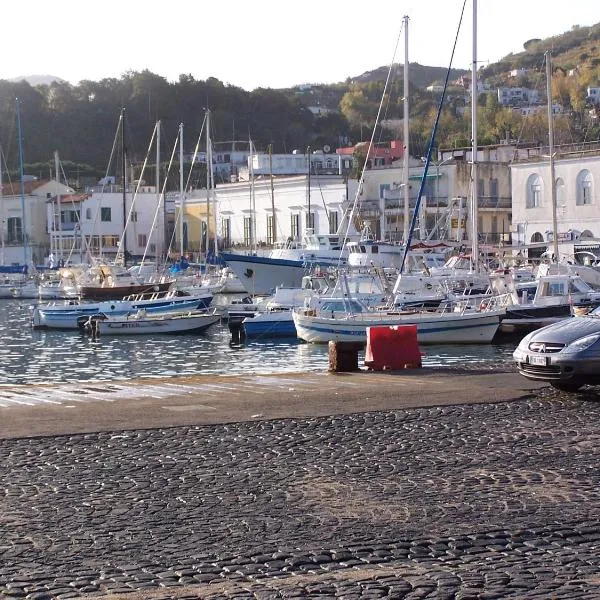 阿丽博格鲁康达苏鲁玛尔酒店，位于伊斯基亚的酒店