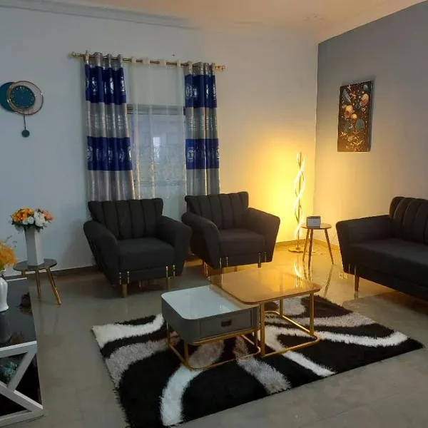 Bel appartement meublé en centre-ville de Bertoua，位于Bertoua的酒店