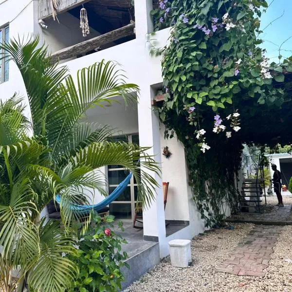 Blue House，位于科韦尼亚斯的酒店