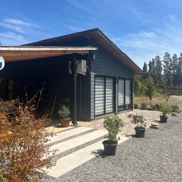 Cabaña en sector Aquelarre, Lago Vichuquén，位于维丘肯的酒店