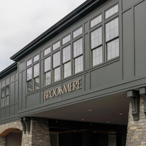 Hotel Brookmere & Arbor Spa，位于萨拉托加泉的酒店