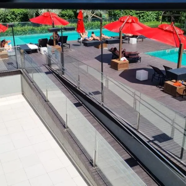 Loft Praia Brava - Itajaí Camboriú piscina e playground，位于伊达贾伊的酒店