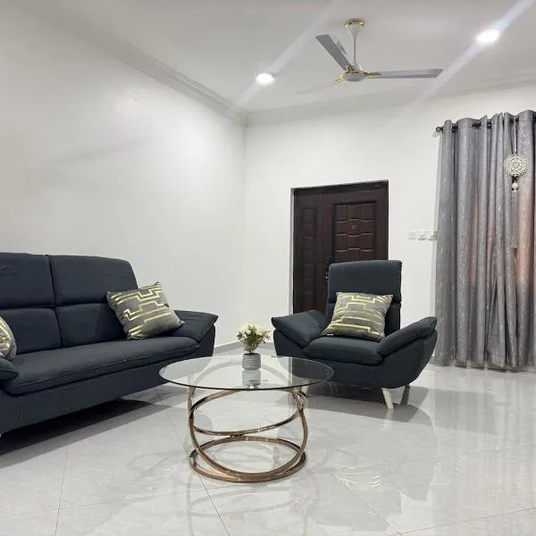 Anns Luxurious Apartments 3，位于阿克拉的酒店