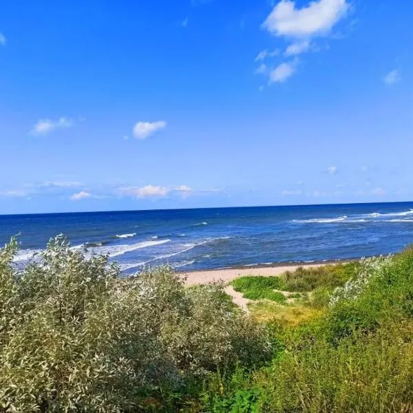 HausLIEBLINGSPLATZ - am Meer - Luxus Villa mit 4 Schlafzimmern, 3 Badezimmern Sauna, Kamin, Weber-Grill und Wallbox，位于德兰斯克的酒店