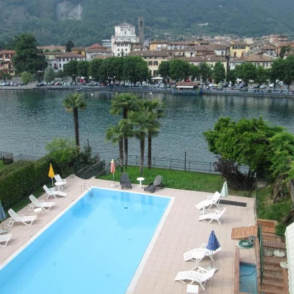 Hotel Stazione sul lago di Iseo，位于帕拉蒂科的酒店